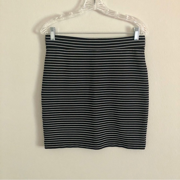 LOFT Black and White Striped Bodycon Pencil Skirt - Picture 3 of 7
